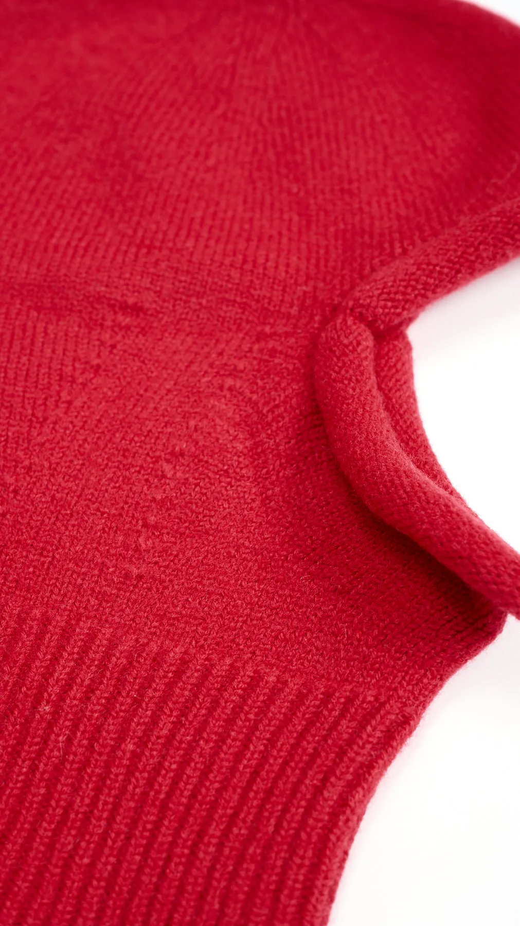 Chunky Wool Acc Balaclava in Red Nadeshiko