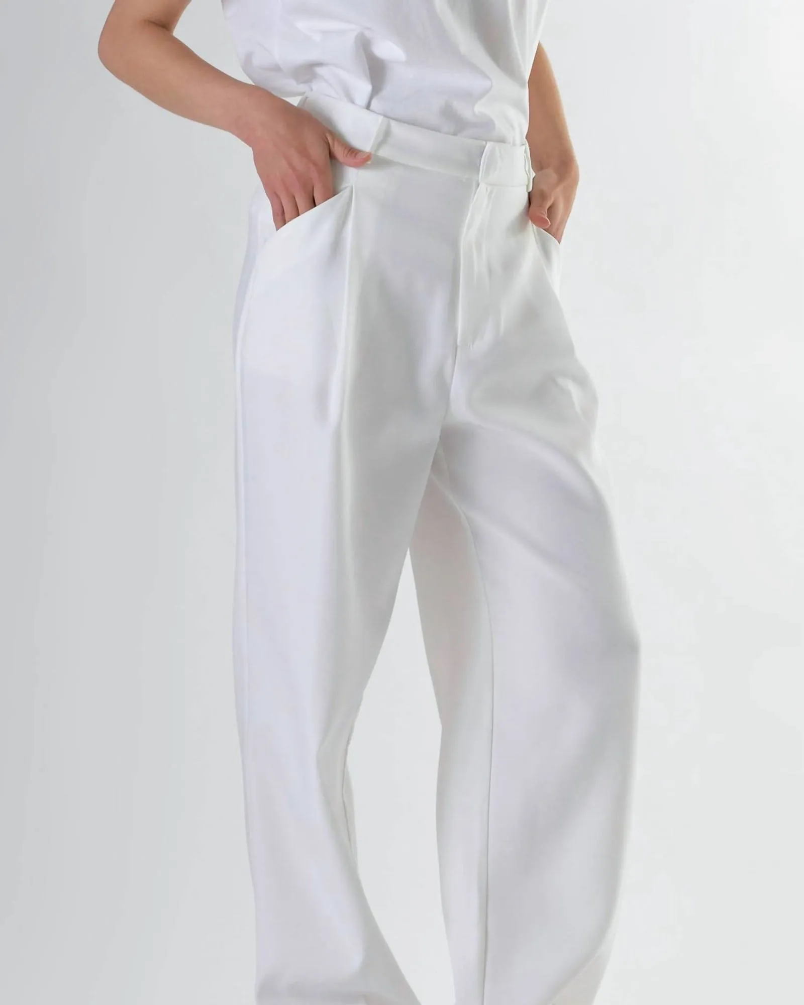 Classically Me Pants in White | White