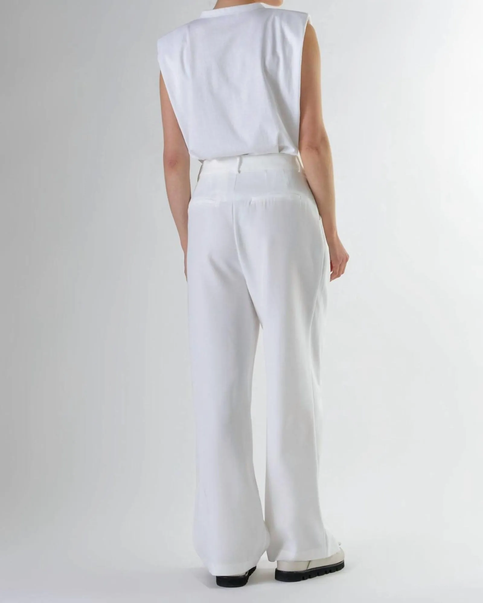 Classically Me Pants in White | White