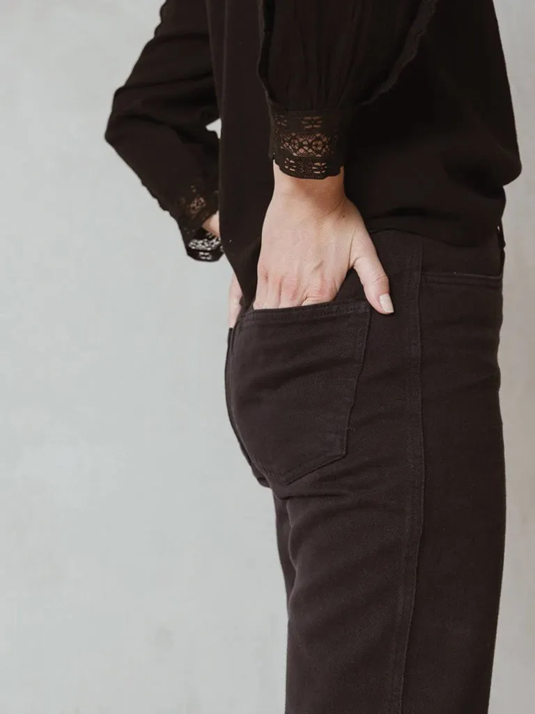 Indi & Cold Cotton Crop Trousers in Black