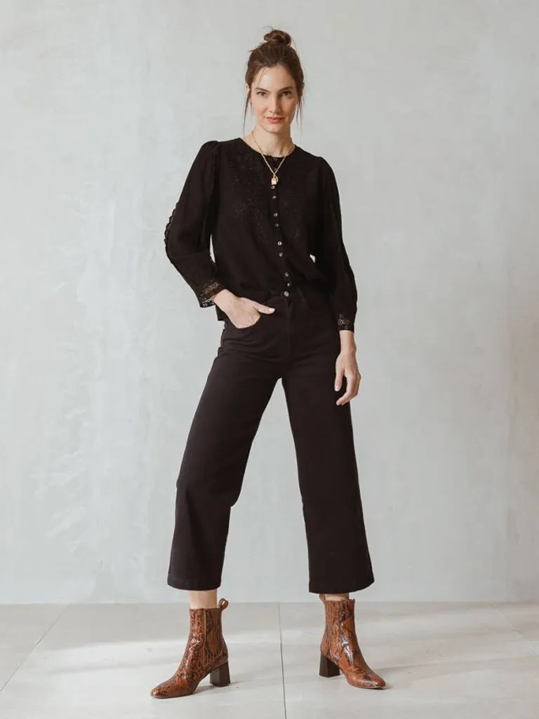 Indi & Cold Cotton Crop Trousers in Black