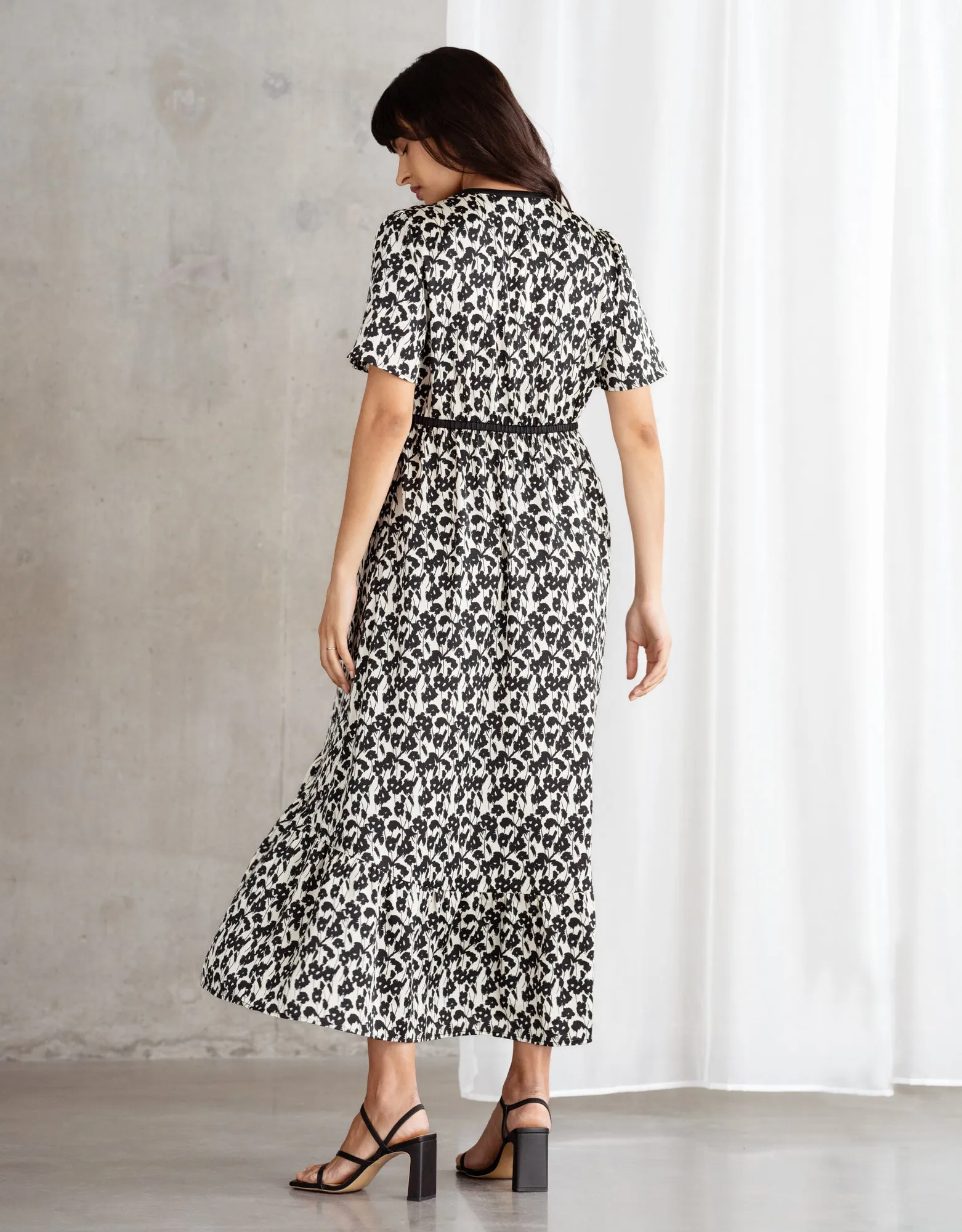 Monochrome Floral Print Maternity   Nursing Tea Dress with Bow Detail