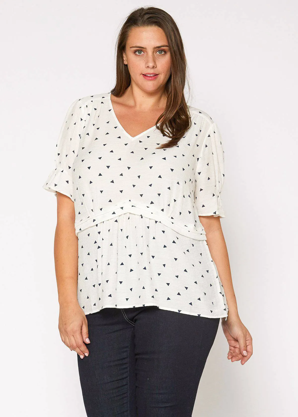 Plus Size Triangle Print Short Sleeve Blouse in White Triangle
