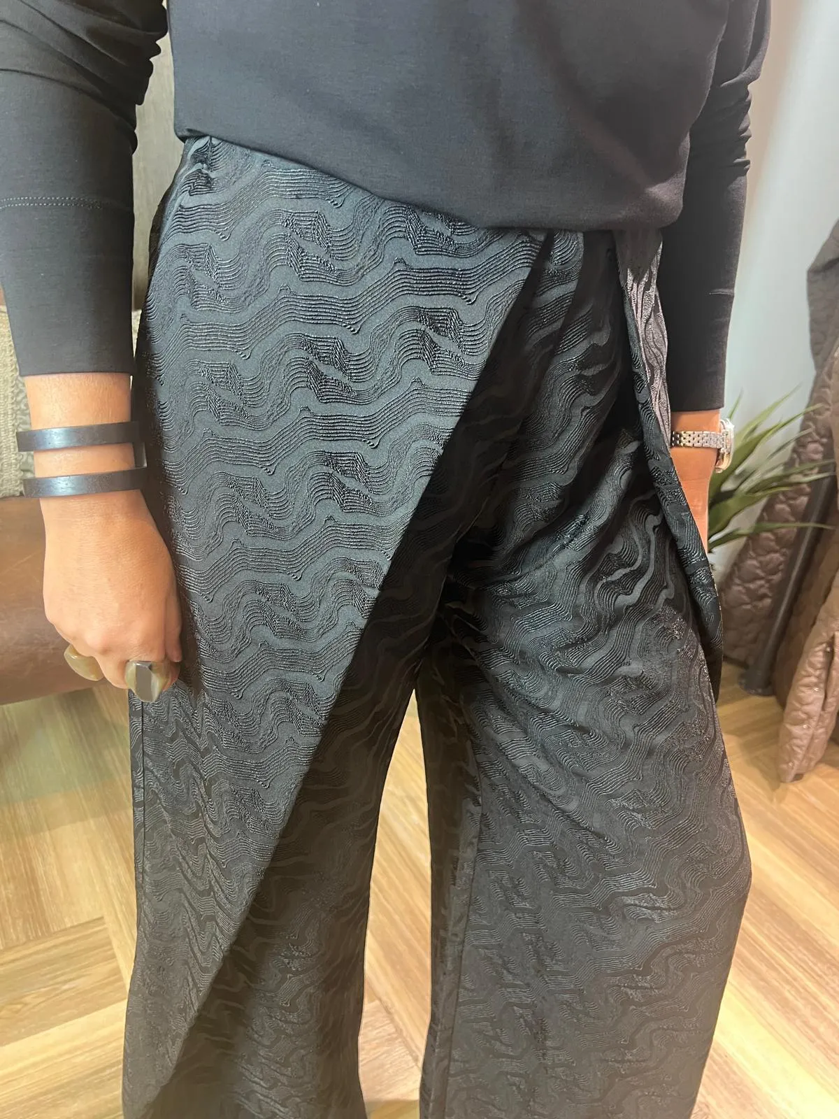 V Trousers in Black