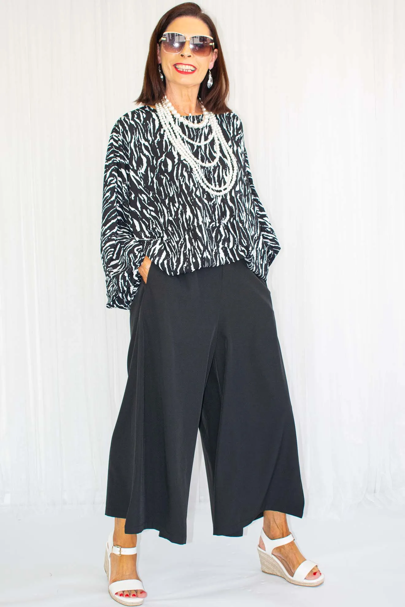 Zerana Batwing Sleeve Elastic Hem Top in Zebra Print