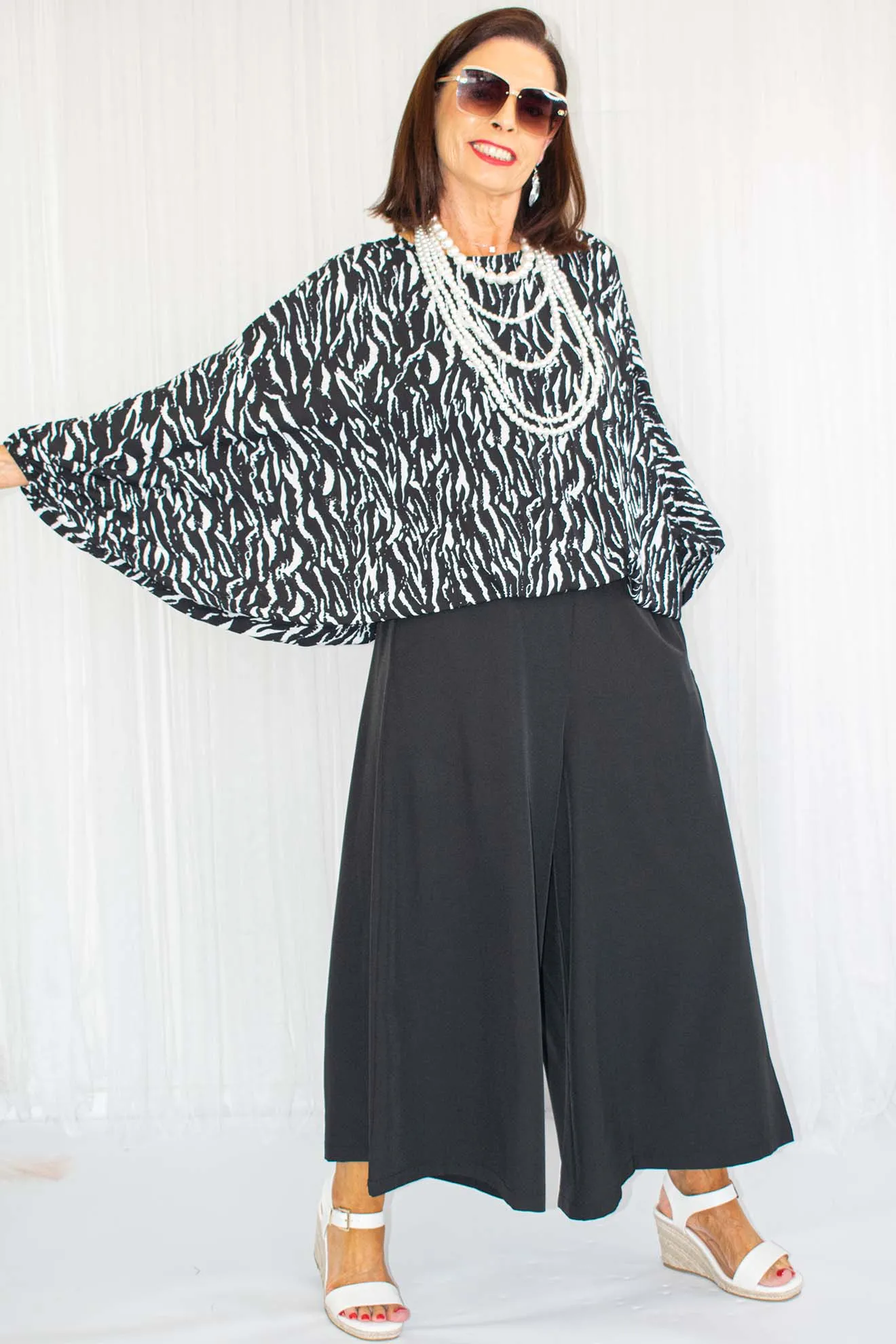 Zerana Batwing Sleeve Elastic Hem Top in Zebra Print